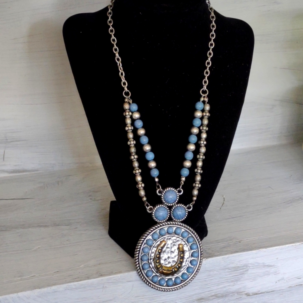New Horse Shoe Necklace